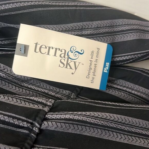 Terra & Sky Black Ruffled Tiered Dress Tie VNeck Long Bishop Sleeve Maxi Plus 3X - Picture 6 of 14